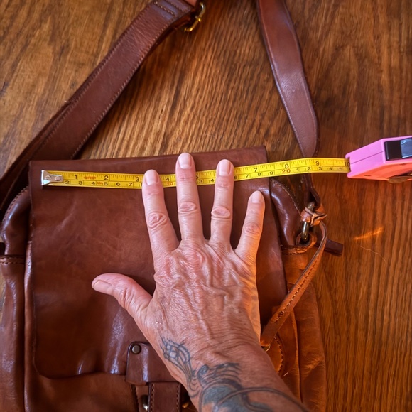 Harbour 2nd Leather Shoulder Bag - Picture 7 of 10